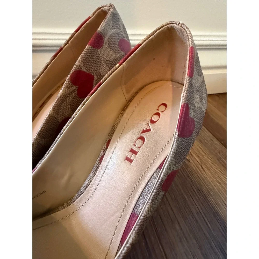 COACH Waverly Pump in Electric Red  Beaded chain Size 8.5
